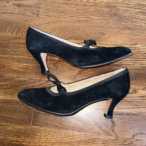 Vintage Salvatore Ferragamo black velvet with bows dressy heels - Picture 5 of 8